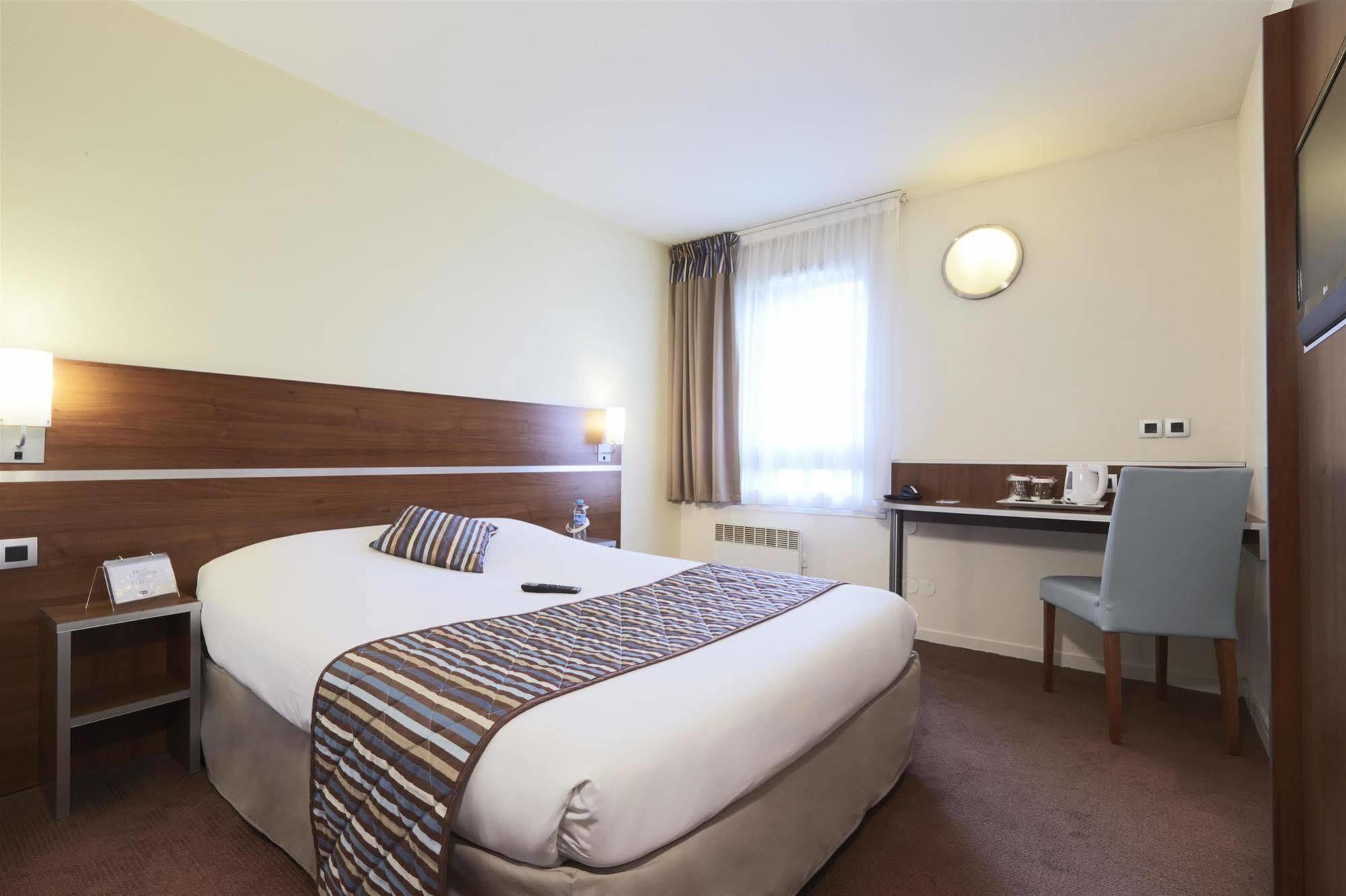 Comfort Hotel Linas - Montlhery Екстер'єр фото
